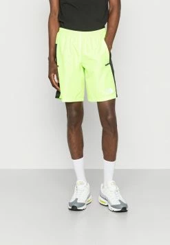 The North Face WOVEN - Shorts - Safety Green/black