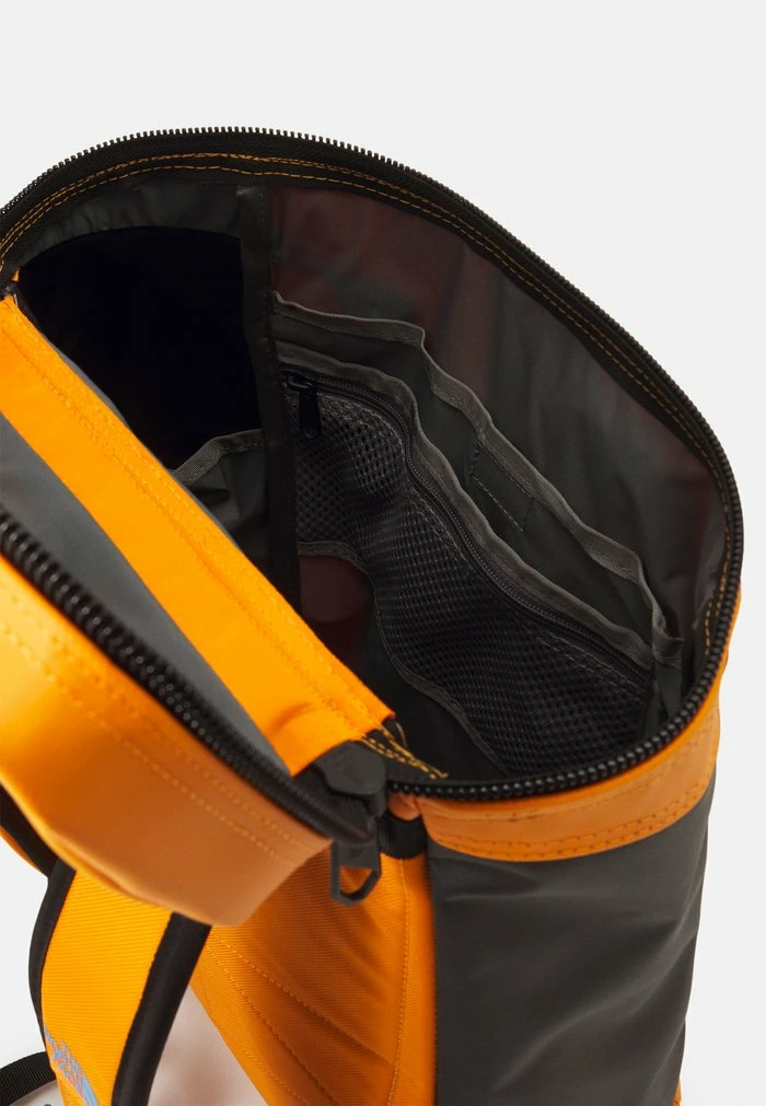 The North Face BASE CAMP FUSE BOX UNISEX - Rucksack - Cone Orange/black - Image 4