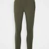 The North Face PARAMOUNT HYBRID HIGH RISE - Leggings - New Taupe Green