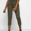 The North Face WOMEN’S APHRODITE CAPRI - 3/4 Sports Trousers - New Taupe Green