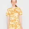 The North Face SIMPLE DOME TEE DRESS UPDATE - Jersey Dress - Pale Banana Retro Dye